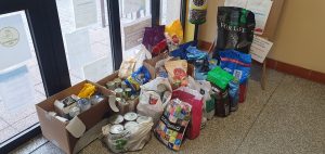 Świetlica szkolna zakończyła akcję zbiórki karmy dla zwierząt potrzebujących pomocy.